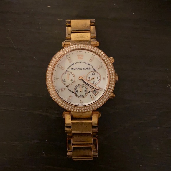 Michael Kors rose gold watch - Picture 1 of 3